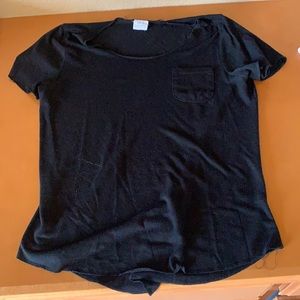 loose black tshirt